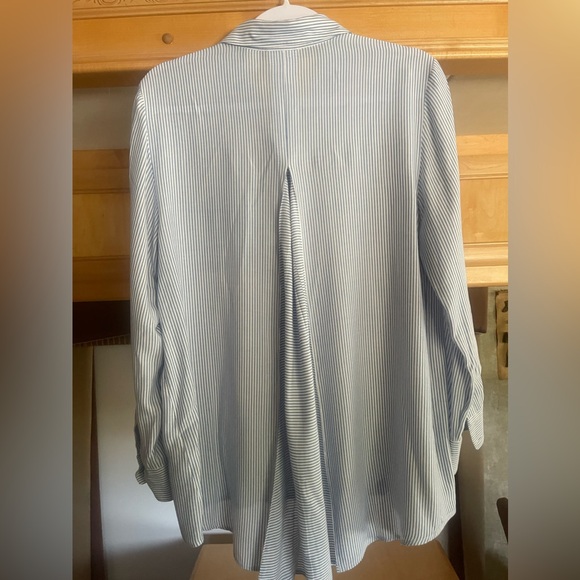Chico’s Blue/White Striped Blouse, Size 1, 100% Rayon. - Picture 2 of 7